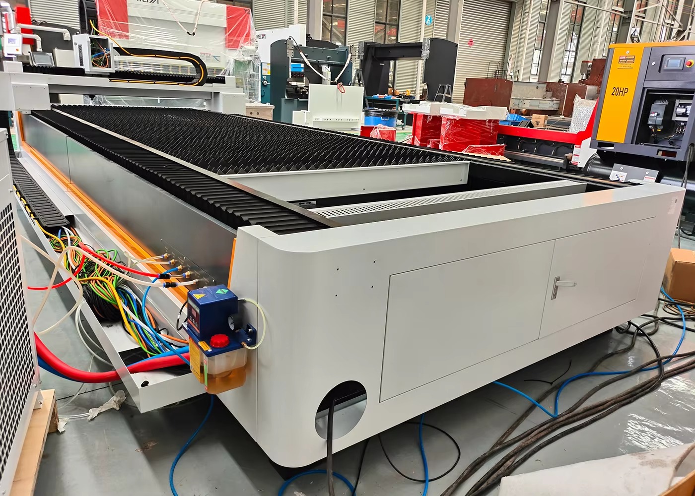Hochwertige 6kW Industrielle C – Industrial Fiber Laser Cutting Machine Bewertung und Preis