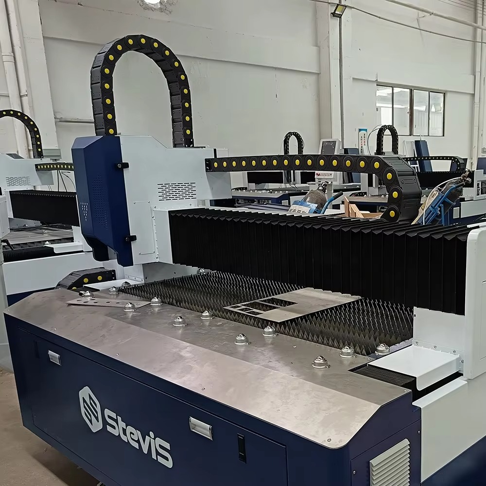 Wirtschaftliche 6kW CNC 1530 F – Industrial Fiber Laser Cutting Machine Bewertung und Preis