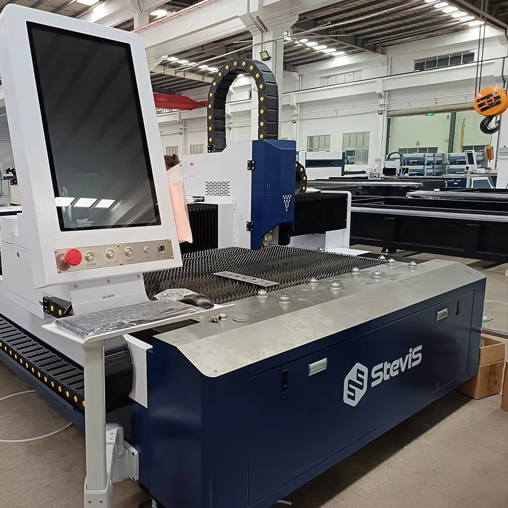 Wirtschaftliche 6kW CNC 1530 F – Industrial Fiber Laser Cutting Machine Bewertung und Preis